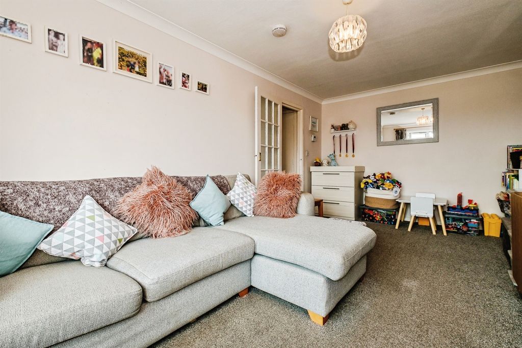 Property photo 2 of 13