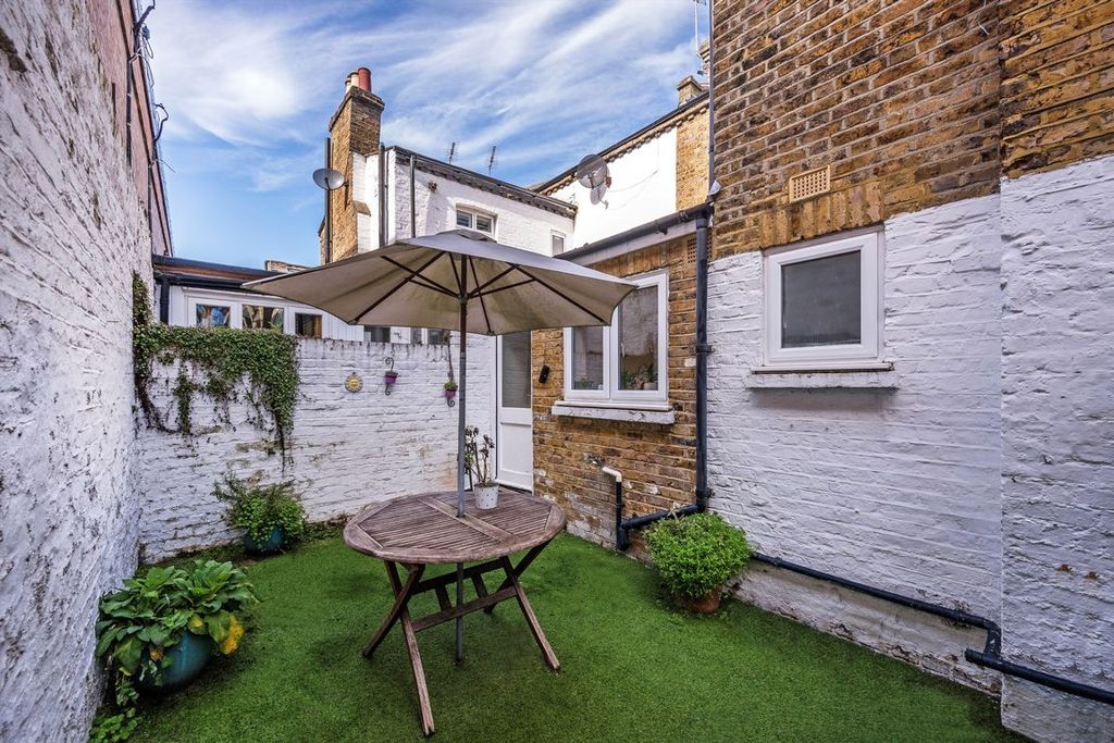 Property photo 3 of 8