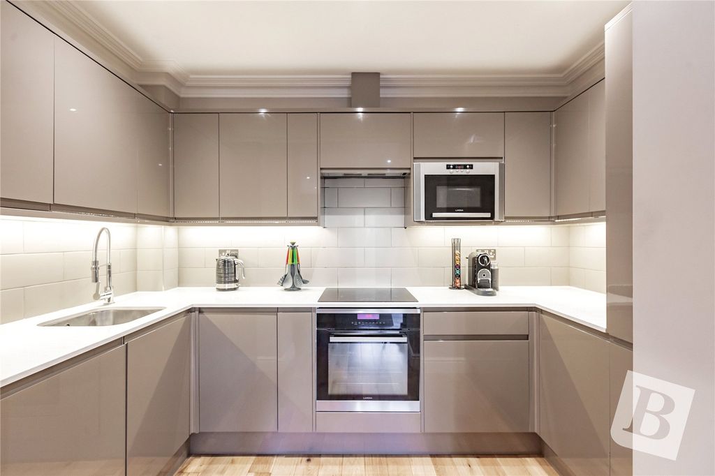 Property photo 3 of 14 Kitchen