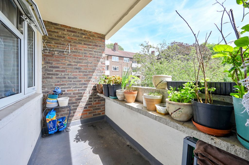 Property photo 3 of 8