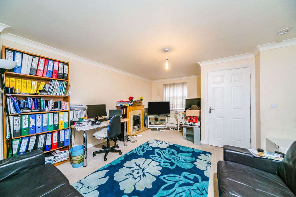 Property photo 3 of 8 20Ac04B3-14d1-48ee-9