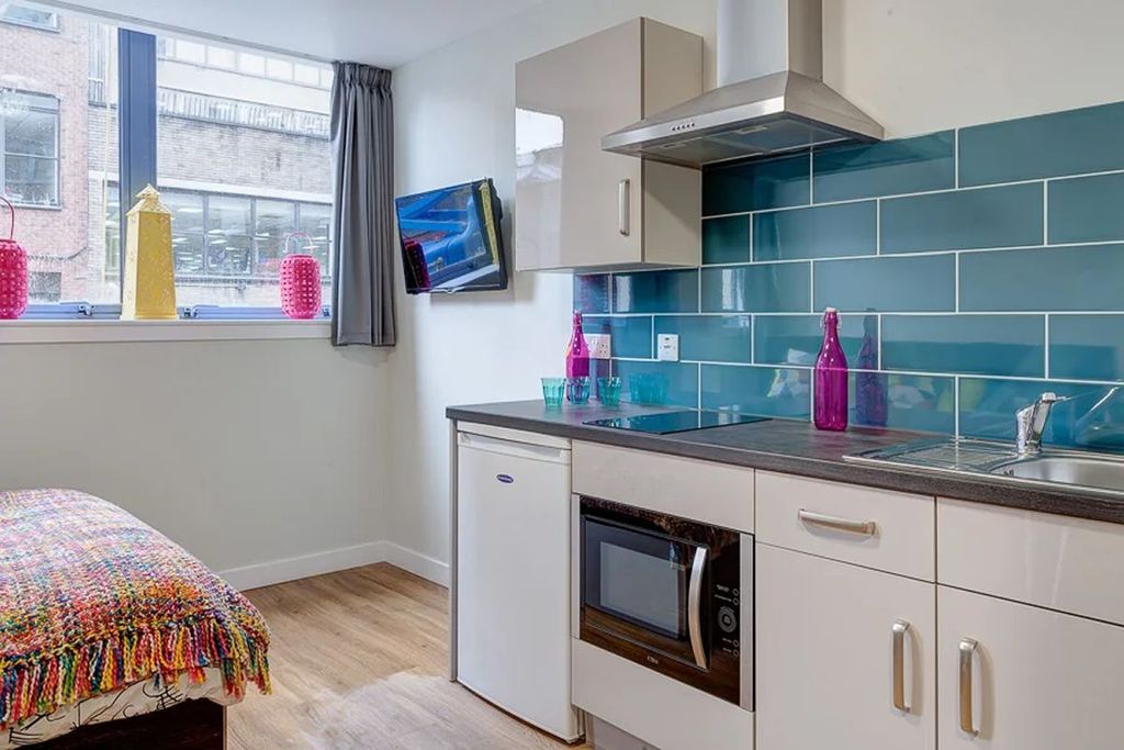 Property photo 3 of 9