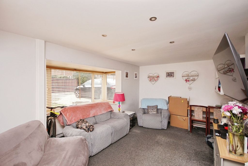 Property photo 2 of 17 Photo