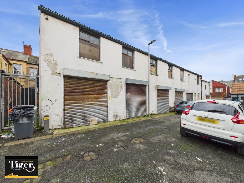 Property photo 1 of 20 Cam03440G0-Pr0451-Still017