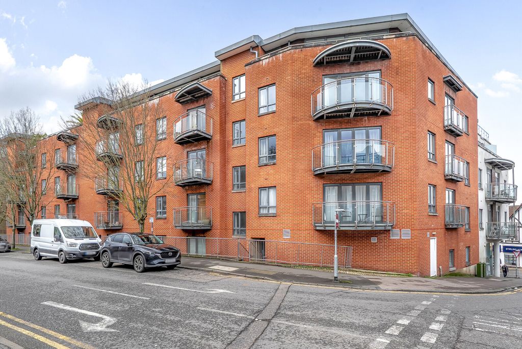 Property photo 1 of 13 1-699030E942Da4-1...