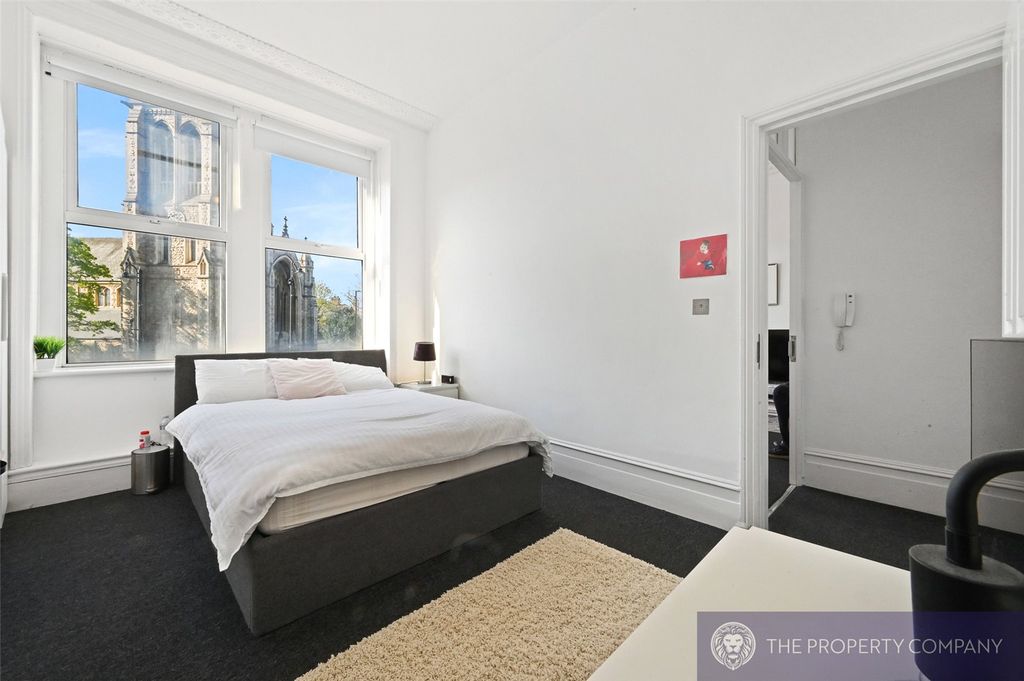 Property photo 3 of 9 Picture No. 14