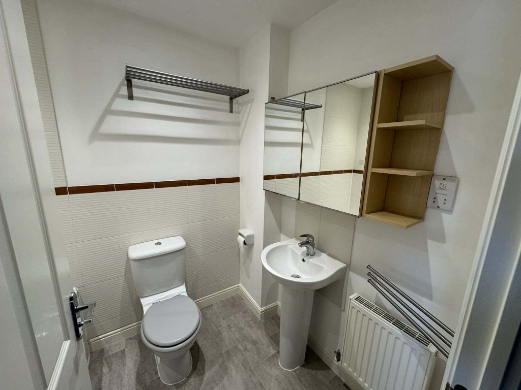 Additional image 11 of 4 bed town house to rentUrquhart Road, Thatcham RG19