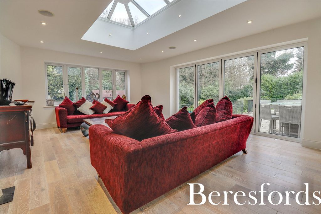 Property photo 2 of 28 Picture No. 32