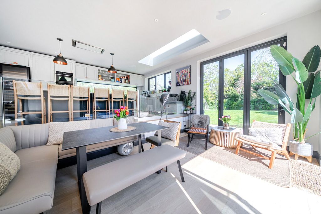 Property photo 2 of 16 Picture No. 10