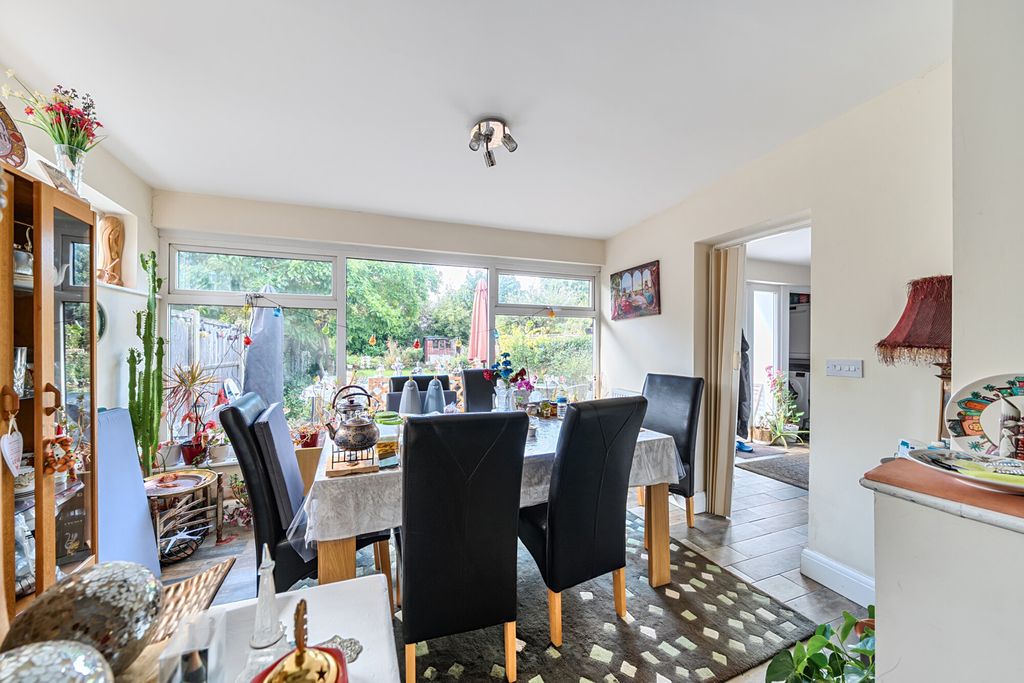 Property photo 3 of 19 1354372-11-68c2A4...