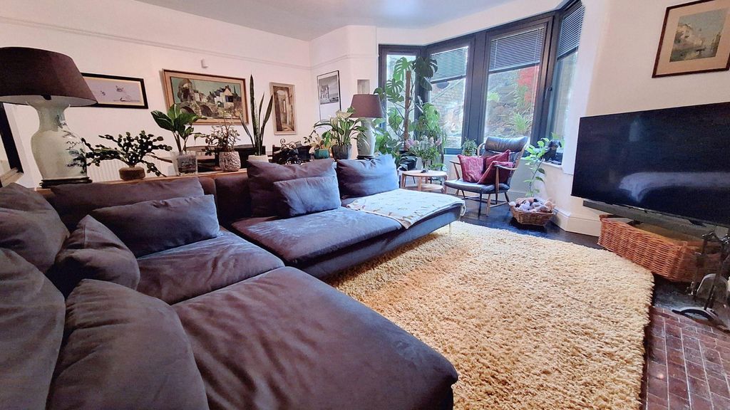 Property photo 3 of 10 Property