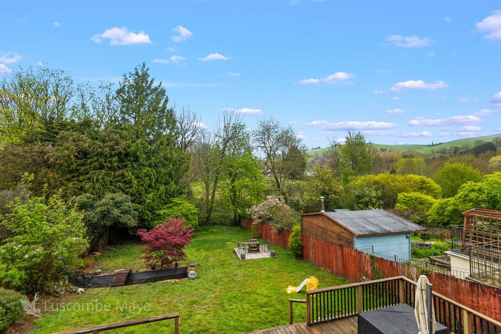 Property photo 2 of 18