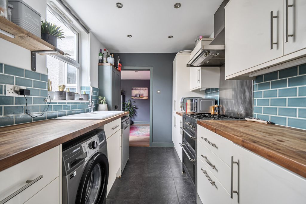 Property photo 3 of 18 1387131-3-6932Ebd...