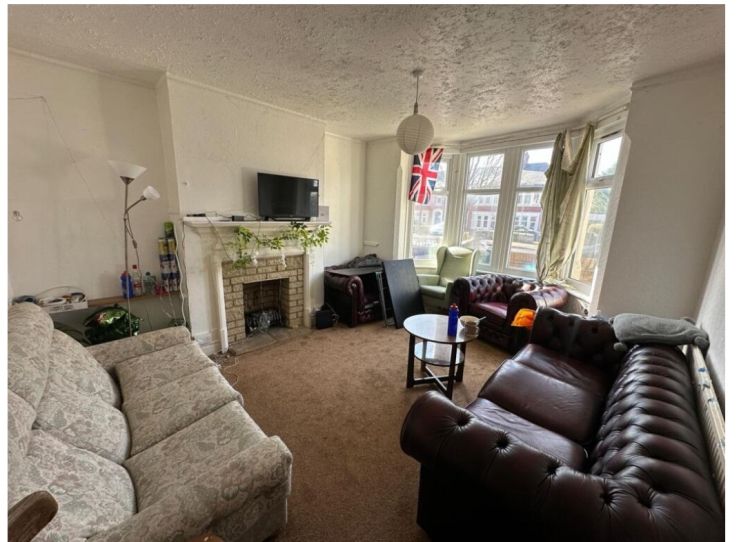 Property photo 1 of 12 4