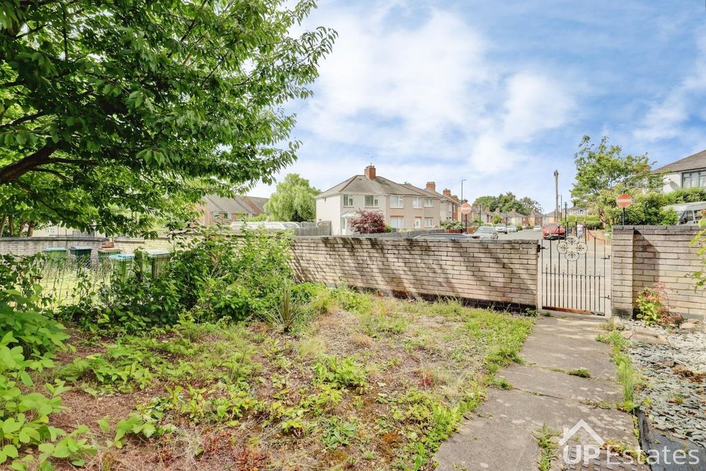 Property photo 2 of 20