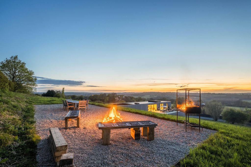 Property photo 2 of 35 Image