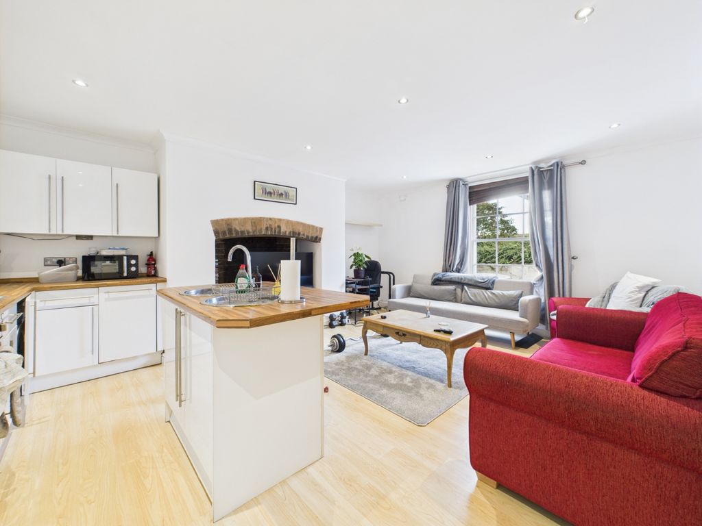 Property photo 1 of 6 Cam01740G0-Pr0417-Still001