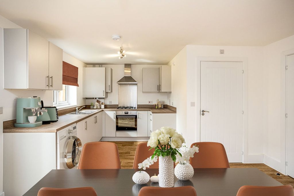 Property photo 1 of 6 Kitchen Dining Room