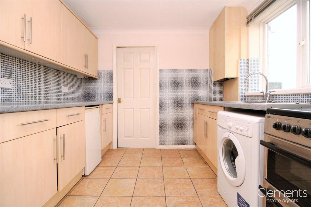 Property photo 3 of 12 Eaa75585-Kitchen.Jpg