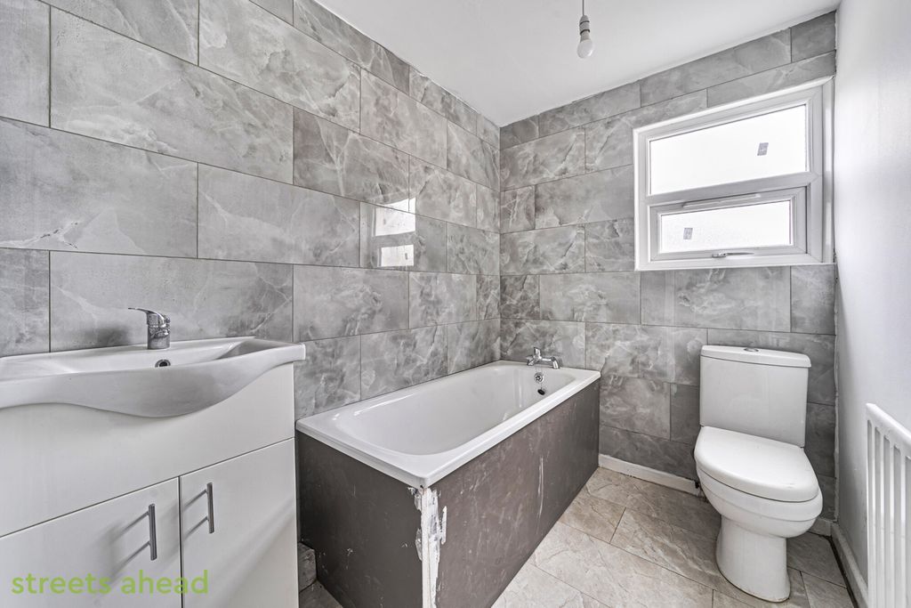 Property photo 3 of 5 Db91968F-4191-45F...