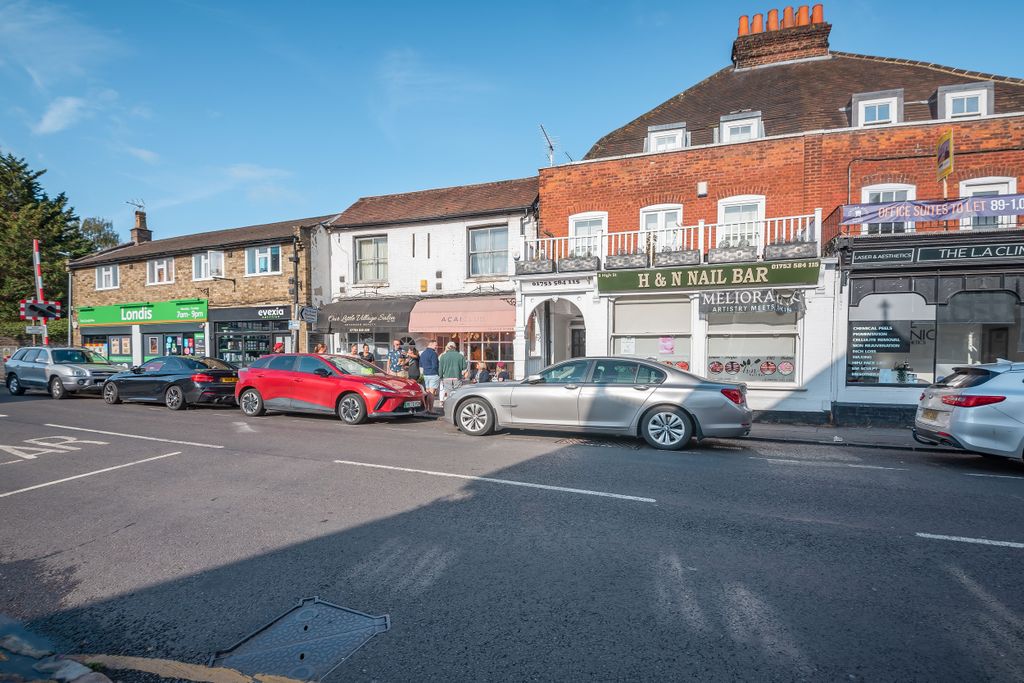 Property photo 3 of 6 10 High Street, Datchet Sl3 9Ea