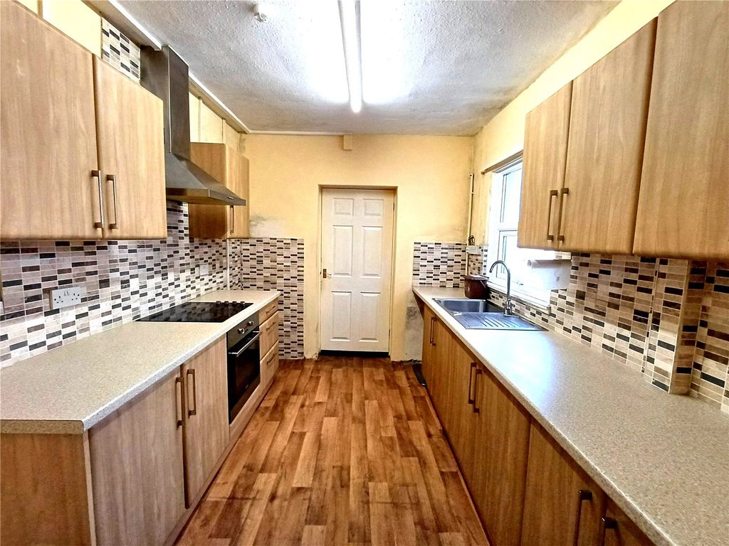 Property photo 2 of 10 Picture No. 16