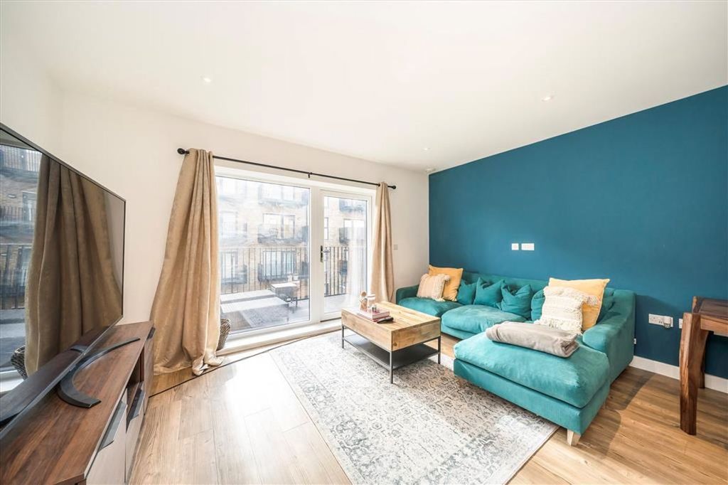 Property photo 2 of 8