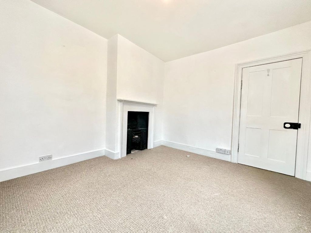 Property photo 3 of 10 Picture 3