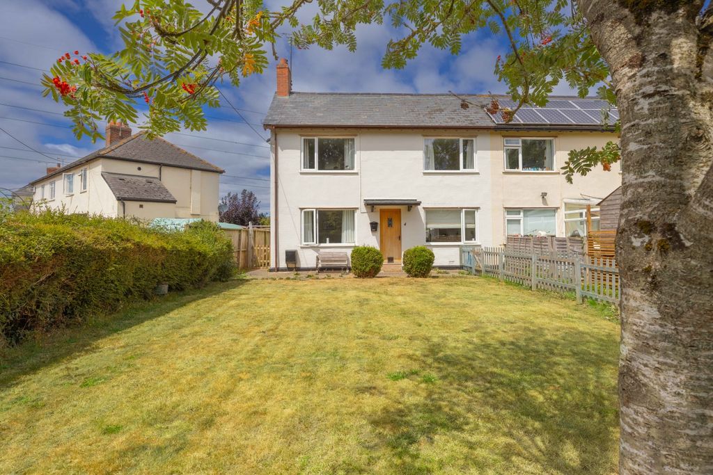 Property photo 1 of 20 Ewemove Taunton Tone Green (2)