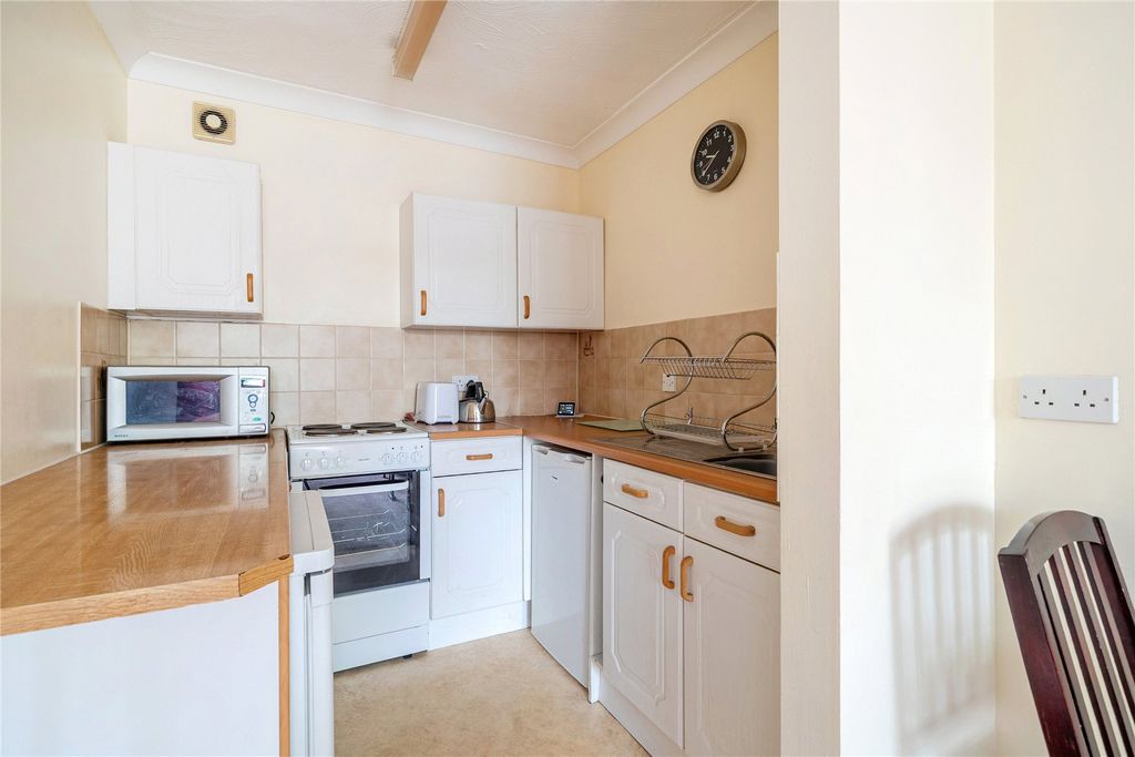 Property photo 3 of 13 Picture No. 11