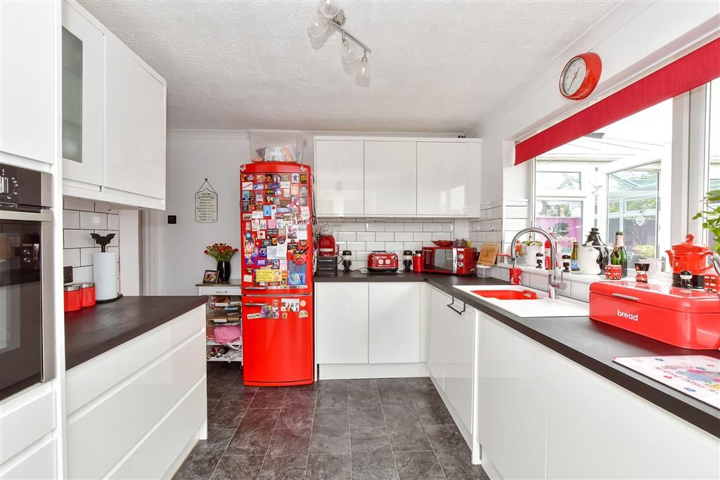 Property photo 3 of 16 Kitchen