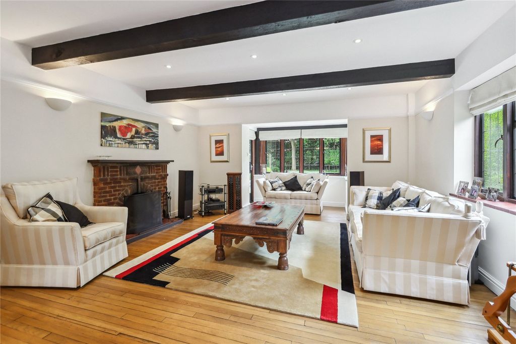 Property photo 3 of 18 Drawing Room