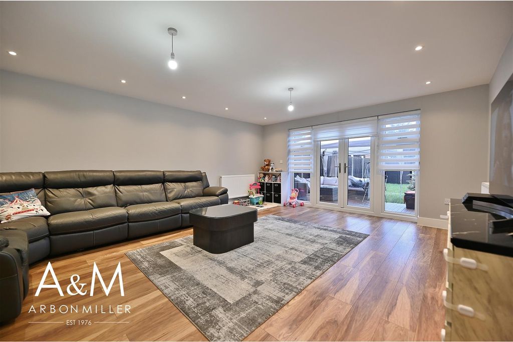 Property photo 2 of 23 16.Jpg