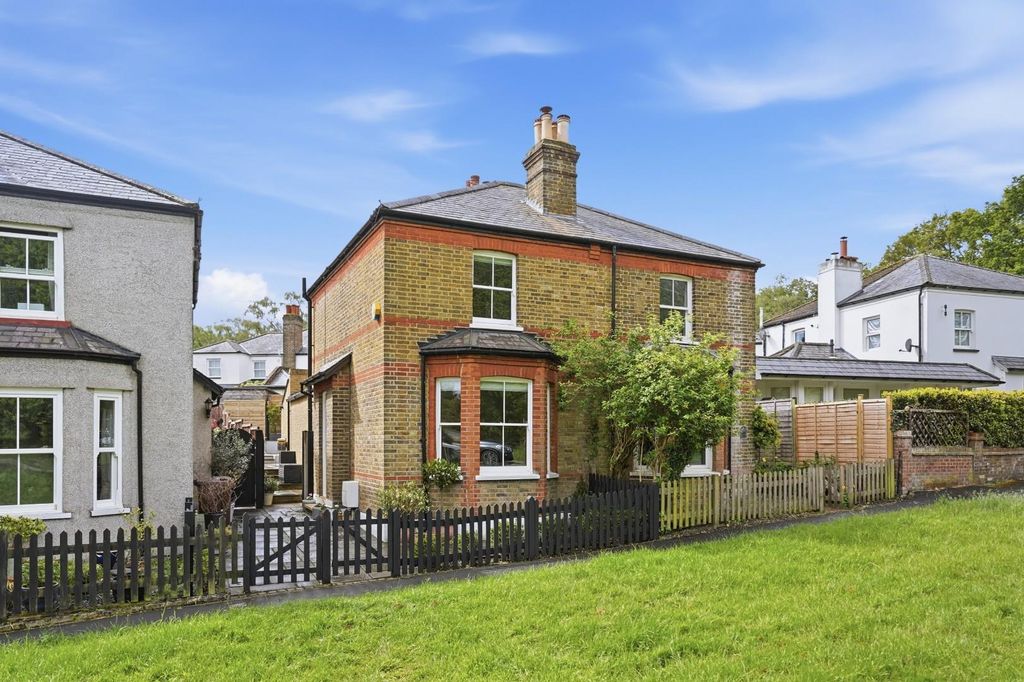 Property photo 1 of 23 Bramble Walk
