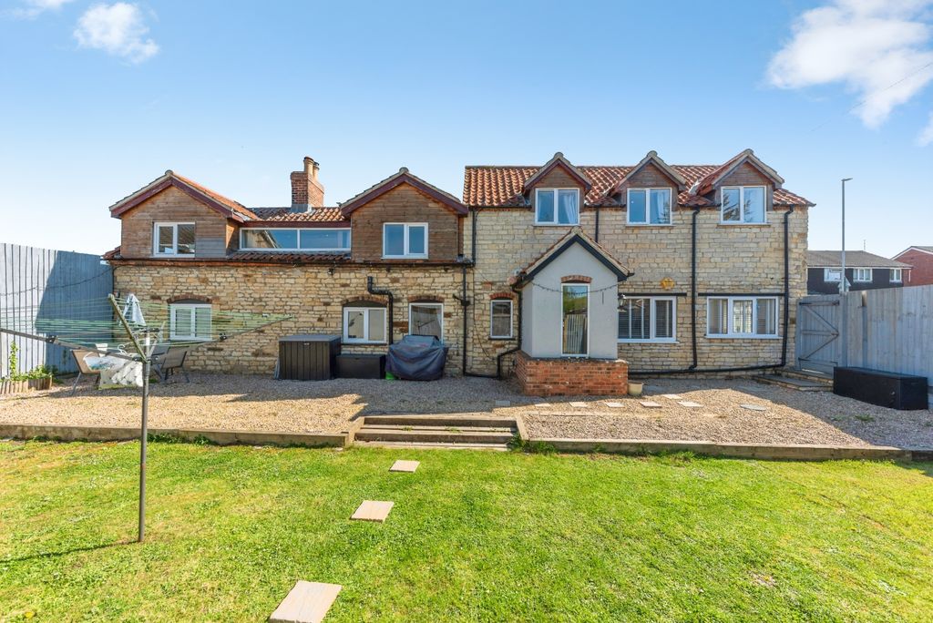 Property photo 2 of 19 256_Harrowby_Lane-34