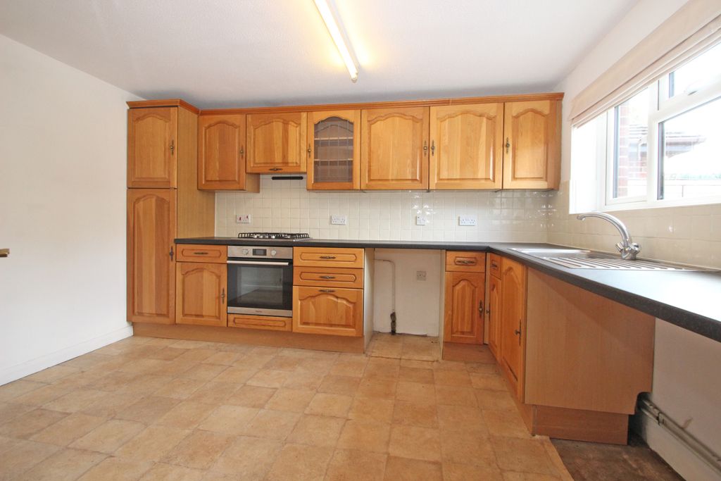 Property photo 2 of 15 Kitchen
