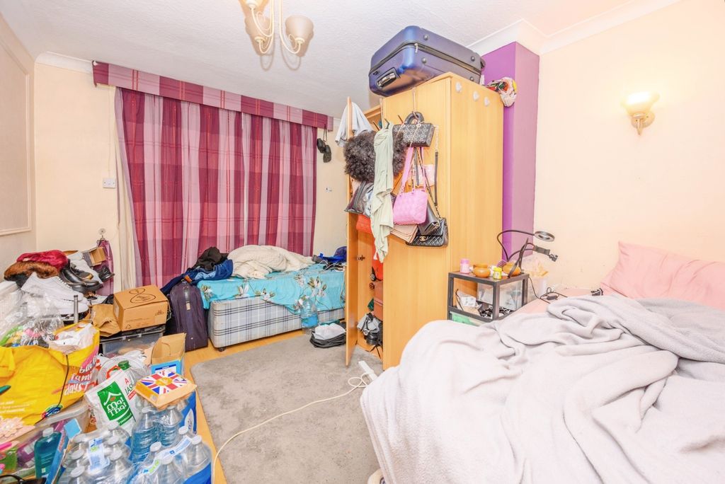 Property photo 3 of 12 Photo