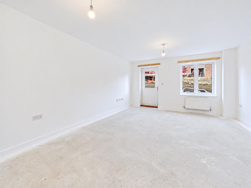 Property photo 3 of 5