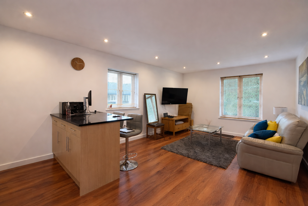 Property photo 3 of 6