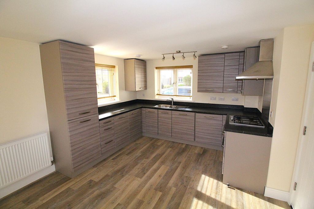Property photo 2 of 8 Kitchen