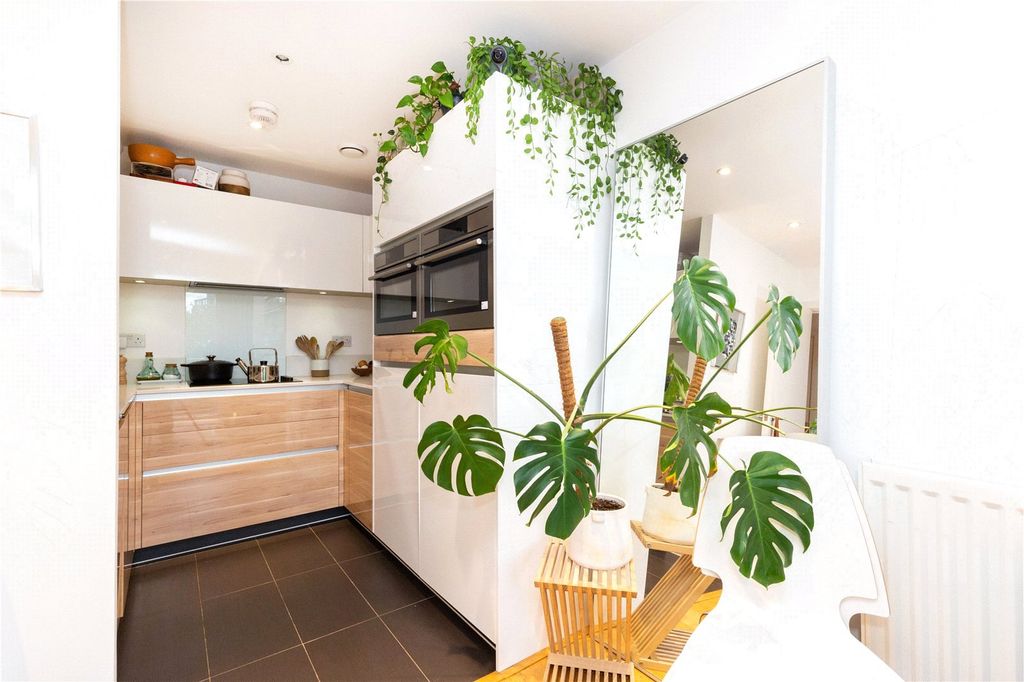 Property photo 2 of 11 Picture No. 18