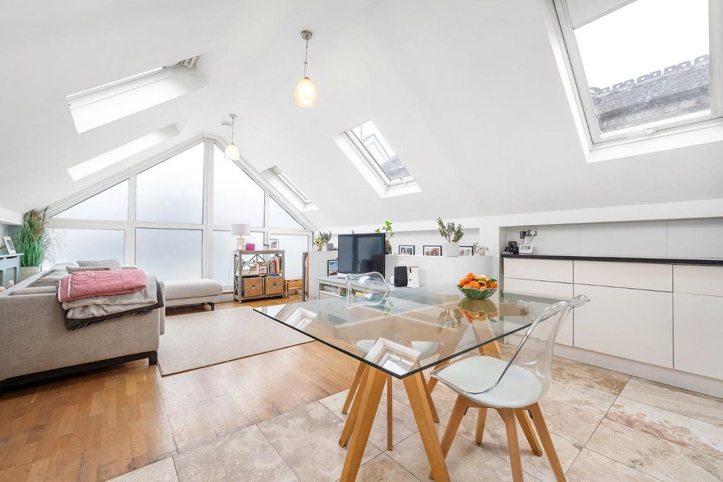 Property photo 2 of 14 Kitchen (3).Jpg