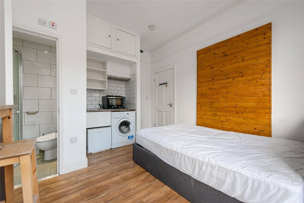 Property photo 2 of 14 Picture No. 11