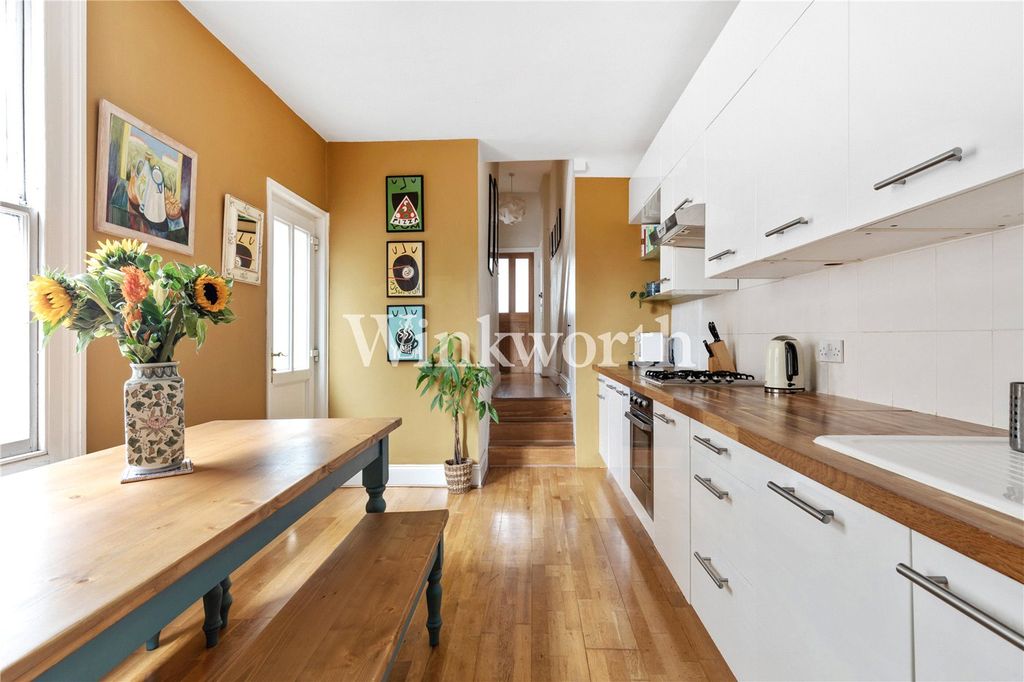 Property photo 1 of 17 Picture No. 10