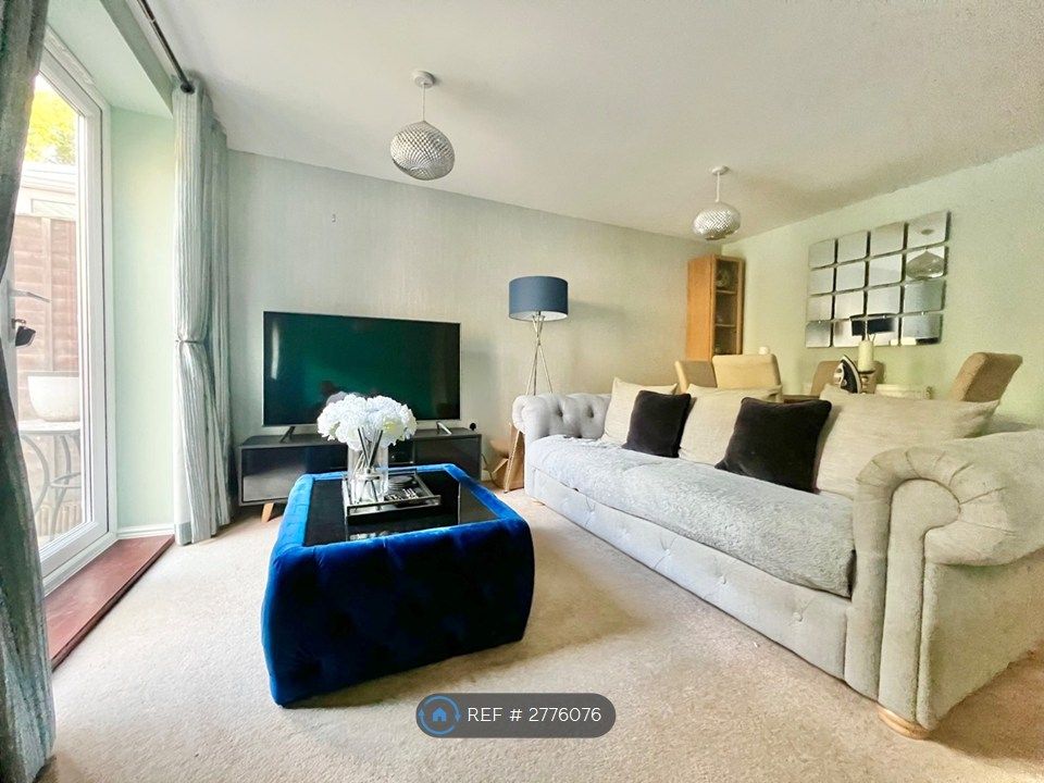 Property photo 2 of 9 Living Room