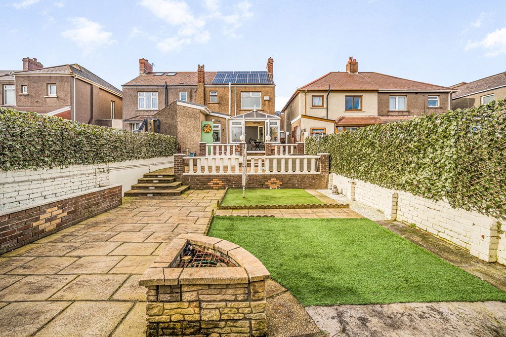 Property photo 3 of 47