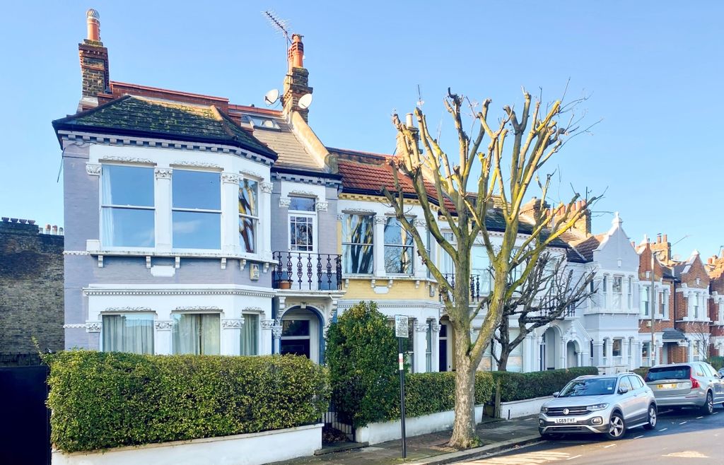 Property photo 1 of 17