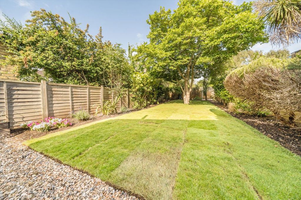 Property photo 3 of 11