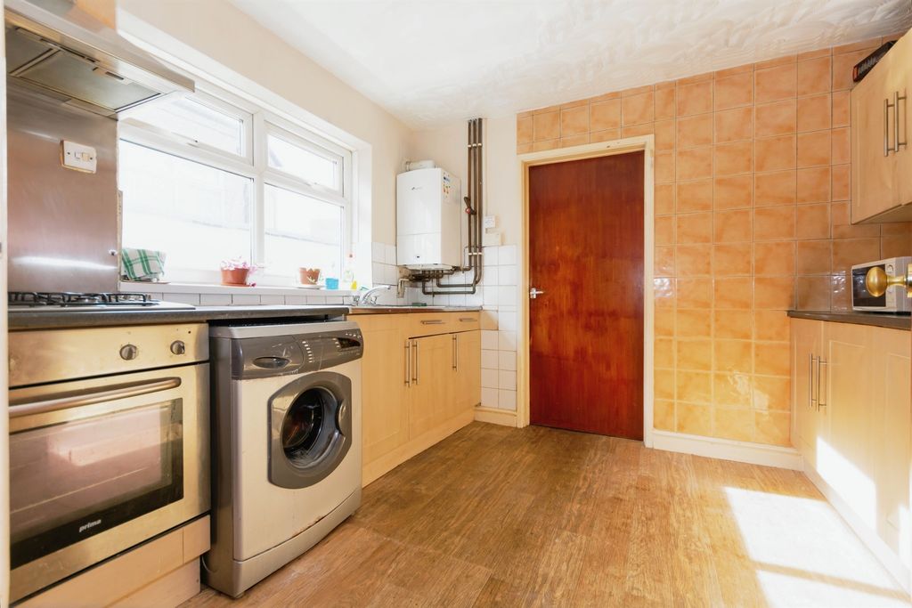 Property photo 3 of 17