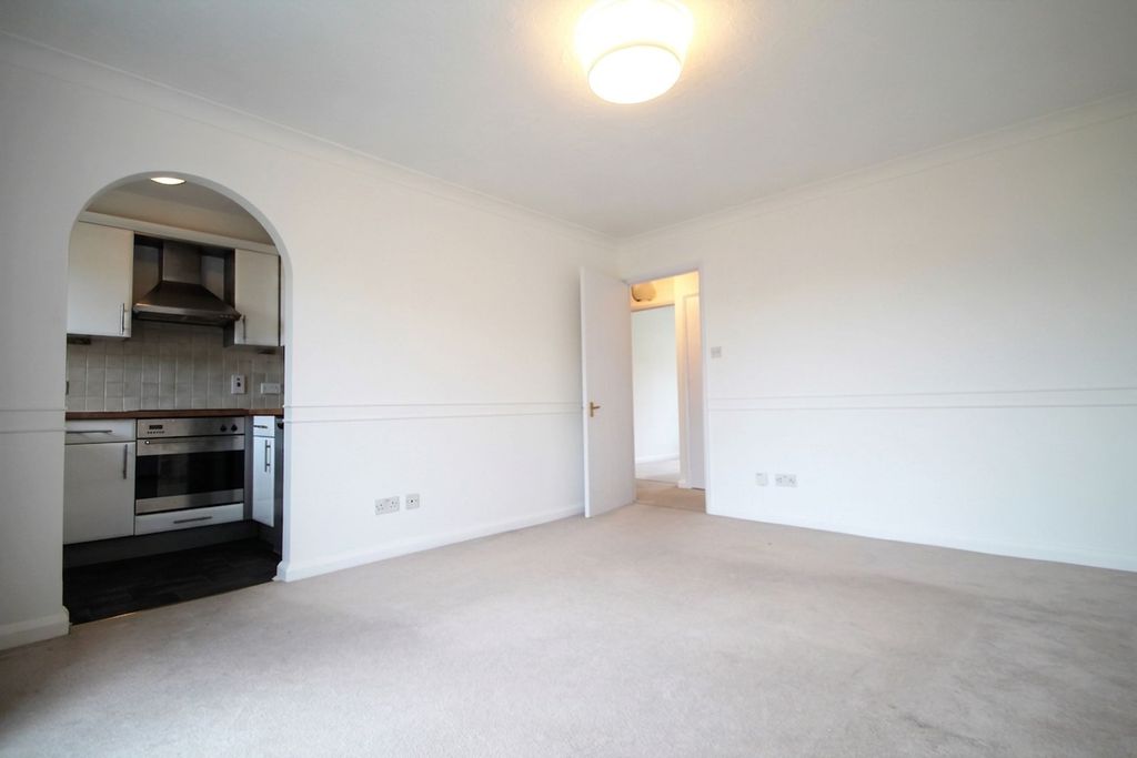 Property photo 3 of 8